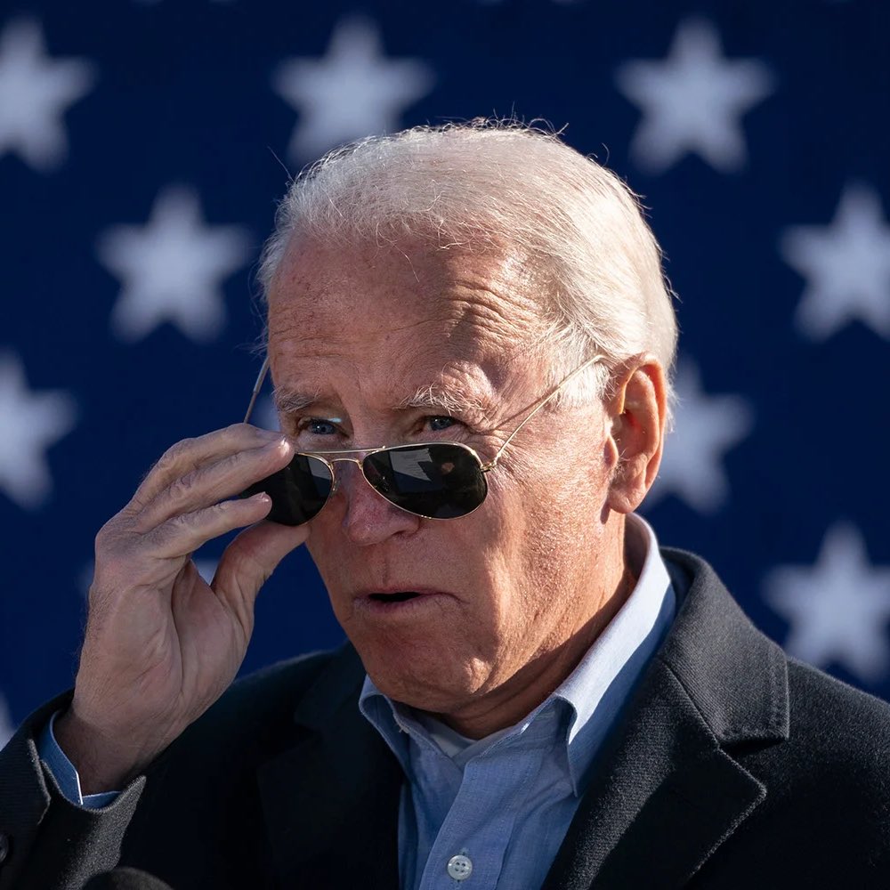 AFpost's tweet photo. In his first month in office, Trump’s administration deported 37,660 people, lower than Biden’s monthly average of 57,000 in 2024.

Follow: @AFpost https://t.co/bQ0YBZe8PP