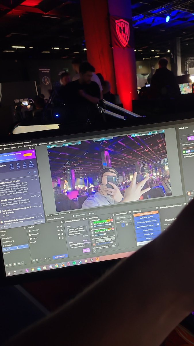 Jemery320's tweet photo. Live von der GamesCom LAN 
https://t.co/rVvlCxT7c5 https://t.co/tfQh2yQHpJ
