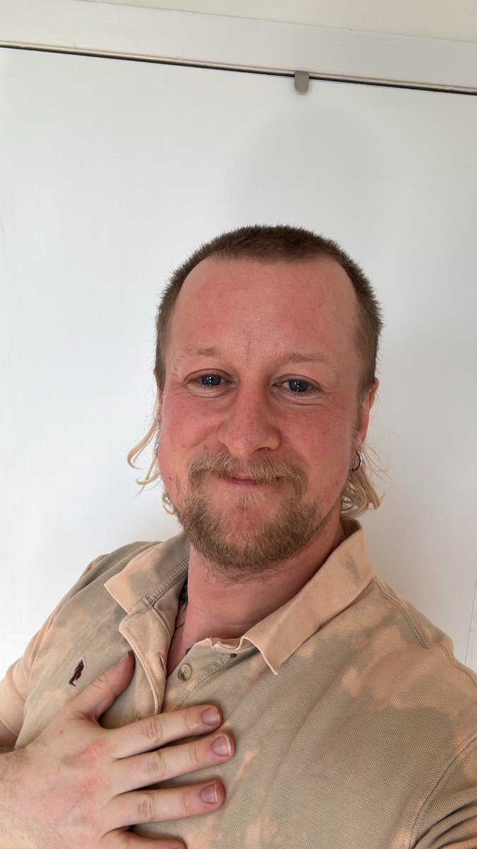 colinself tweet media