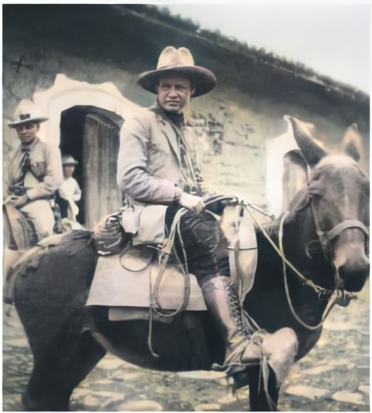 Sandino representó la lucha de los pueblos por la autodeterminación, convirtiéndose en un ícono de la justicia social y la independencia.
#UnidosEnVictorias
#SandinoLuzyVerdad