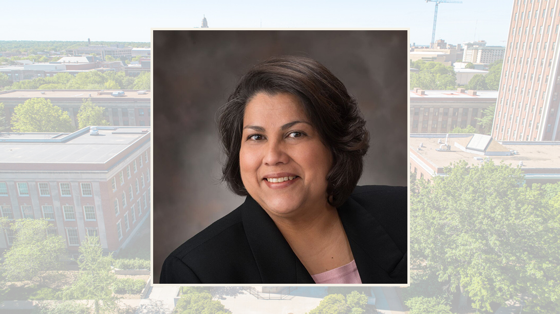 Congratulations to Laura Muñoz of @unlhistory and @unlethnicstu who received the New Scholar's Book Award from <a href="/AERA_EdResearch/">AERA</a> for "Desert Dreams: Mexican Arizona and the Politics of Educational Equality"!

go.unl.edu/n2ad

@pennpress <a href="/lalaurakmunoz/">Laura</a>