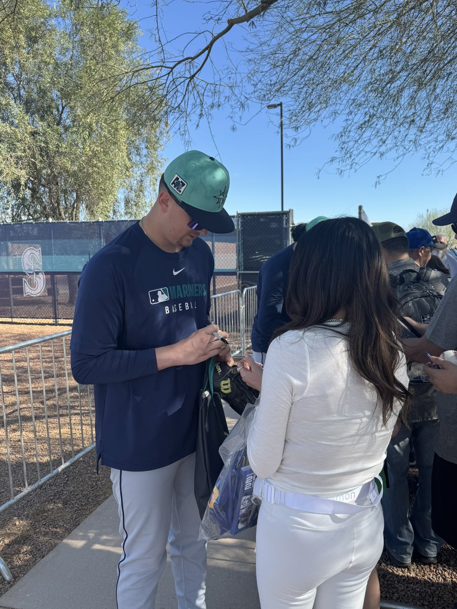 l_evans10's tweet photo. Letโs Go Seattle Mariners! Big L on the bump for Game2 against the Angels.
#nofinishline #tridentsup ๐ฑ #H2P #motorcityhitdogs https://t.co/6kVYB7TRI9
