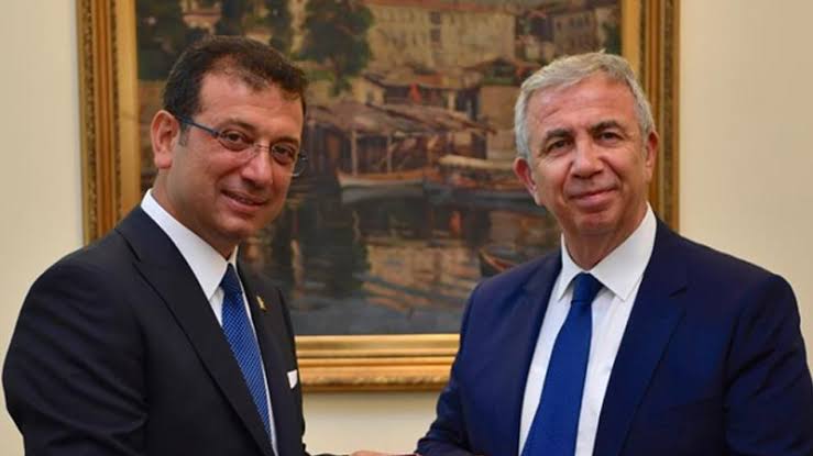 sadevatandasyt's tweet photo. Ekrem İmamoğlu ya da Mansur Yavaş! 

Hangisi olursa adaylıklarını sonuna kadar destekliyorum.

Zaman birlik olma zamanı. Yanlışa yanlış dedik yine deriz. 

Şimdi yanlışları elbirliği ile düzeltme doğruları artırma zamanı. https://t.co/XiQoDpxVd5