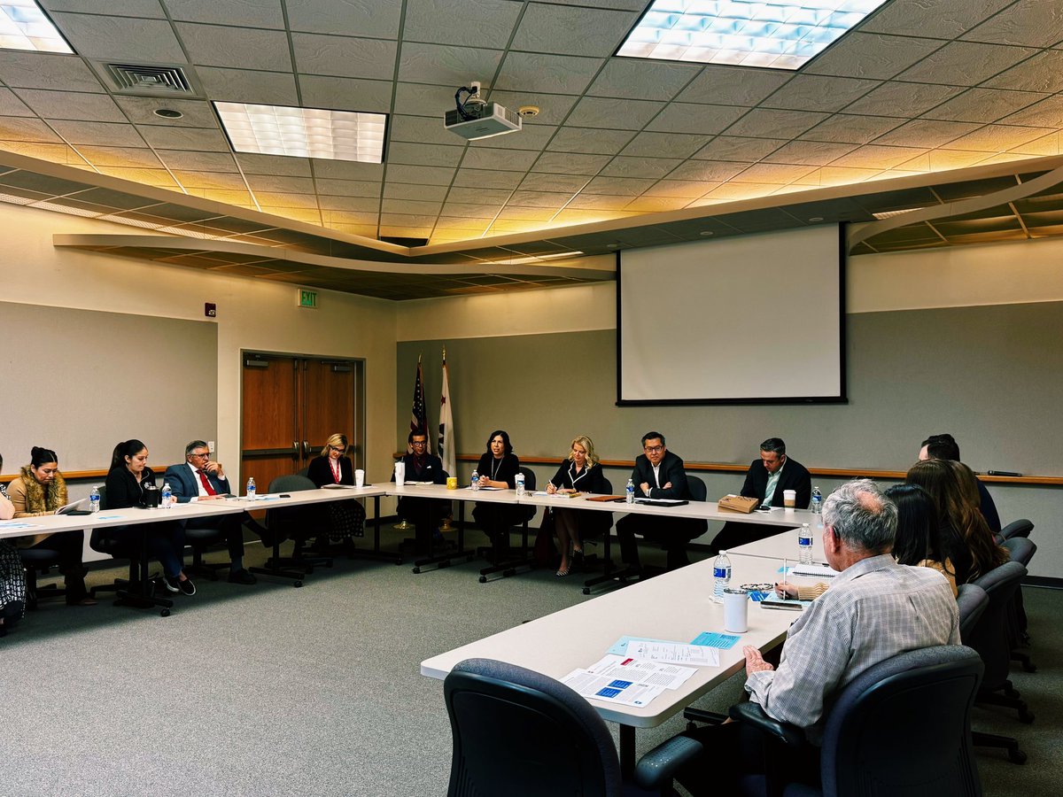 RepVinceFong's tweet image. Today, I joined hardworking local business leaders, @bakochamber, and @USChamber for an important discussion on extending the Trump Tax Cuts to revitalize opportunities across California and our nation. 

Small business owners are the backbone of the American economy, and one of…