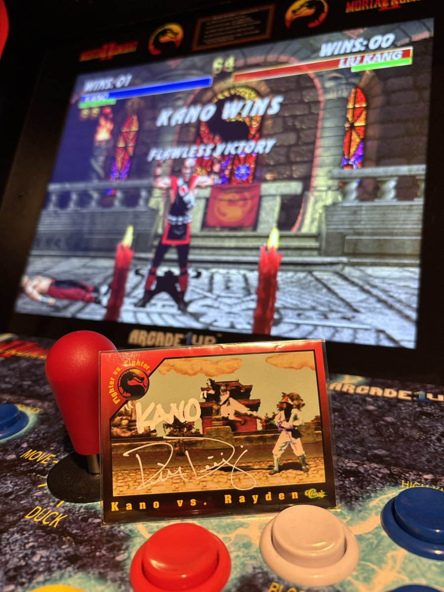 angiesmk's tweet photo. Thank you so much @rdivizio for the signed card and poster you sent me. I hope I can get to meet you one day at an event. #MortalKombat #MortalKombatForever #MKFamily https://t.co/9INAZ6bHGg