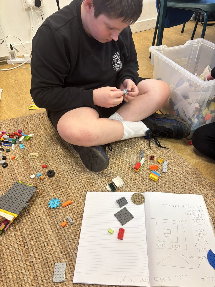 We have been learning about narrow boats and barges on the canals. We designed our own narrow house boat this afternoon.