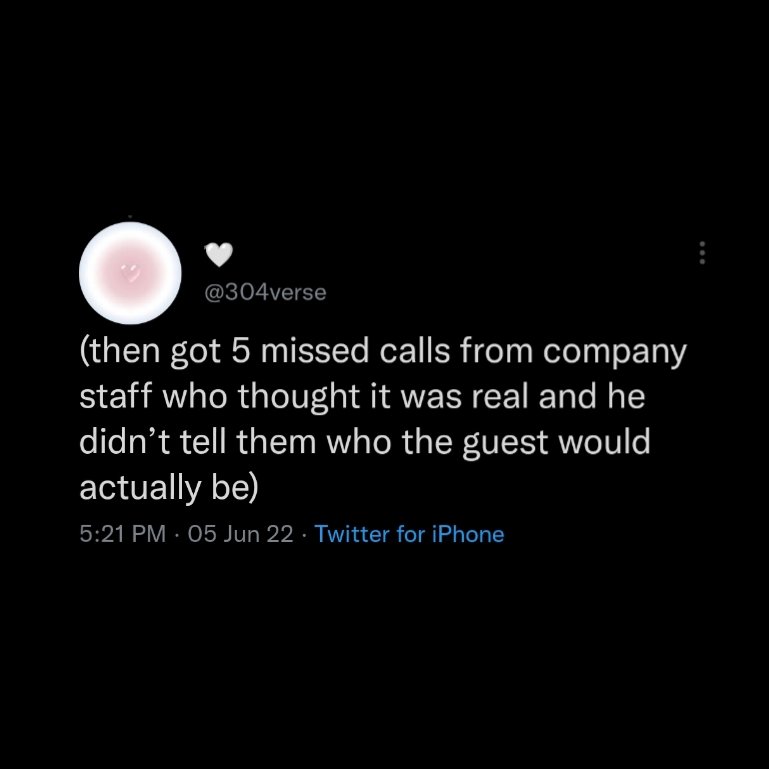 jeonghannisms's tweet photo. 220605😇🌻🍊

4 years ago, they got 5 missed calls from the company because jeonghan and seungkwan were talking like a txt member would join the live without a previous notice when it was them joking, it was dokyeom who joined wearing a tshirt in size XL😭 https://t.co/gJ5K7mi6VF