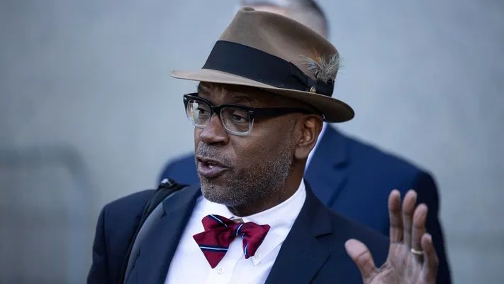 Diddy’s top lawyer quits case ahead of s*x trafficking trial 

“Under no circumstances can i continue”