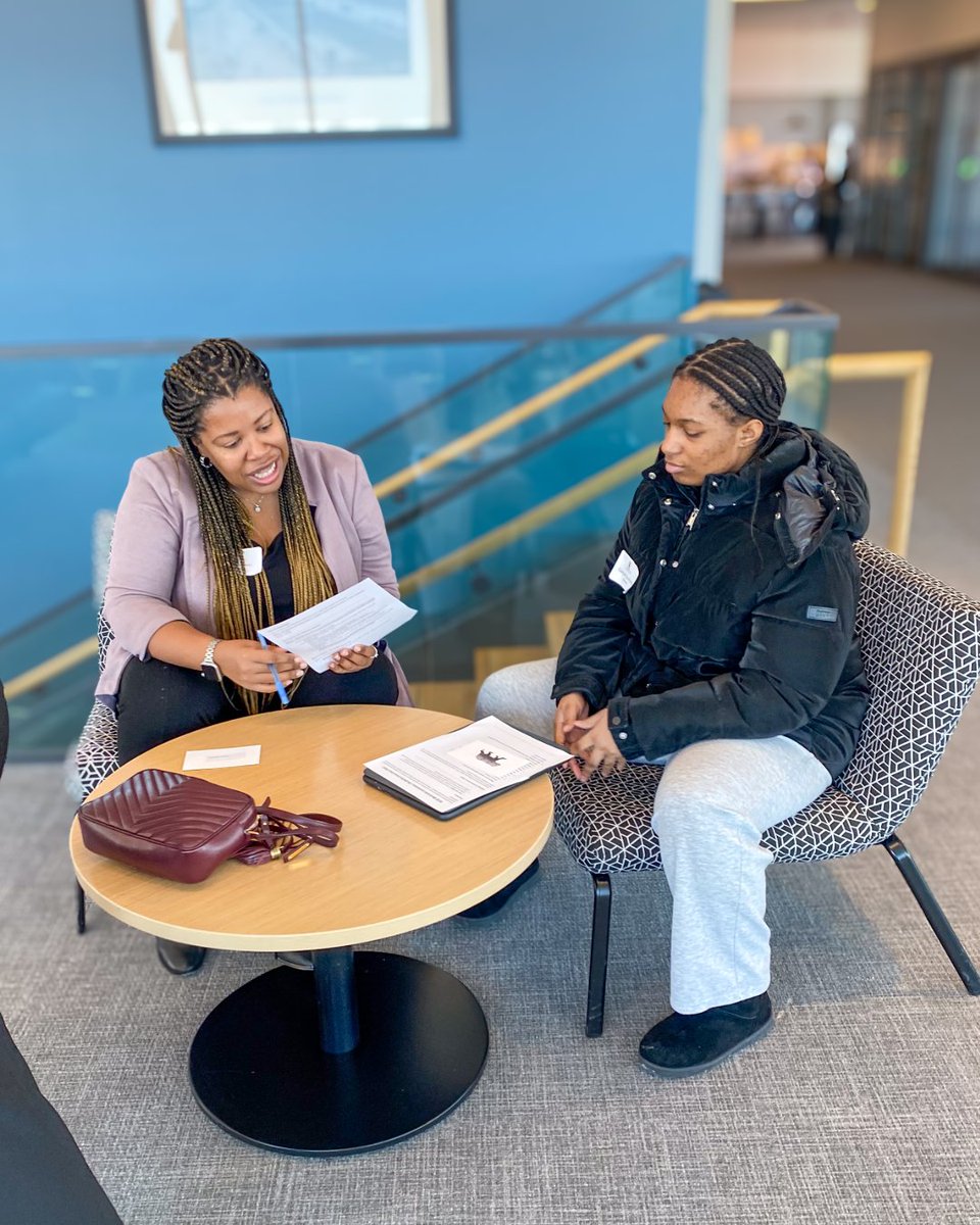 brownu_csp's tweet image. ✨Mentor Match Day✨

Last month our Scholars were matched with their mentor! Throughout the program Scholars will receive one-on-one support from the mentor.