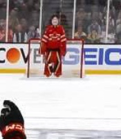 habsstars's tweet photo. BINNINGTON IN THE BACK? I'M SCREAMING https://t.co/1PT9LjXLgN