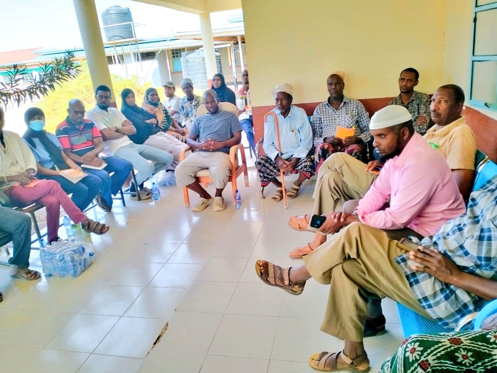 IndigenousReso1's tweet photo. Great week in Kalacha! We trained medics, elders, women, and youth leaders on Disease Prevention and Water Management at Kalacha Hospital. Together, we're building a healthier, stronger Marsabit! 🌍💧💪 #IREMO #CommunityHealth #Kalacha #Marsabit #SustainableDevelopment https://t.co/4zgDB5RXkC
