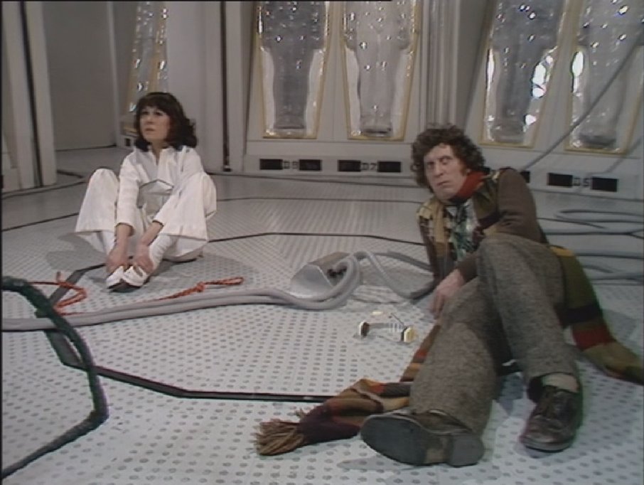 DWUDatabase's tweet photo. This final episode is a big improvement over the last. I've found this story a bit uneven. Episodes 1 and 4 were great, episode 2 was good but didn't really like episode 3 #DoctorWho #ArkinSpace https://t.co/yXy410ZD3B