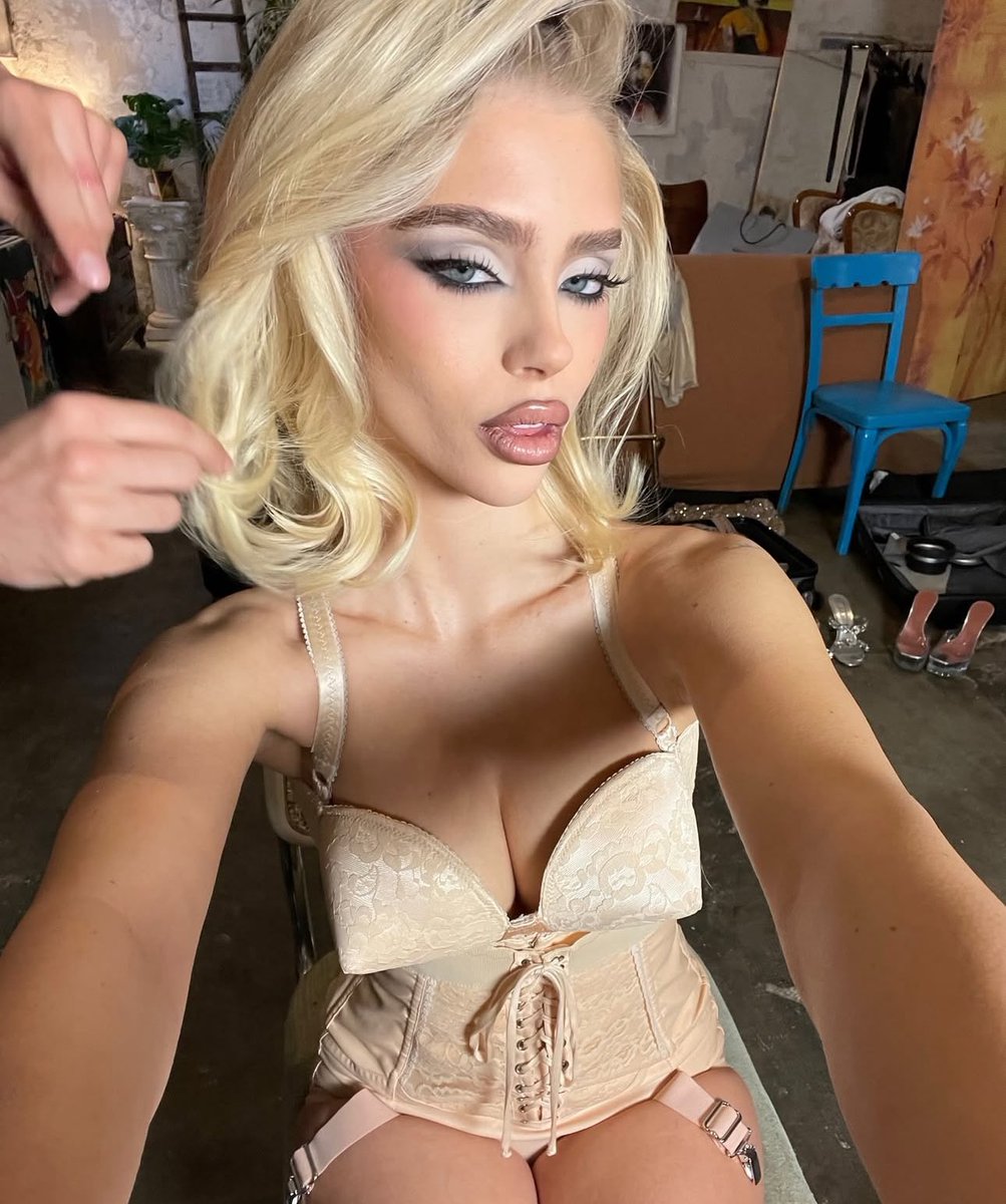 themralf's tweet image. 𝖨 𝖽𝗂𝖽      𝗄𝗂𝗅𝗅        𝗒𝗈𝗎𝗋 𝗁𝗎𝗌𝖻𝖺𝗇𝖽 𝗂𝗇     𝗍𝗁𝗂𝗌 𝗈𝗎𝗍𝖿𝗂𝗍      !     𝖨𝗌𝗇'𝗍 𝗂𝗍               𝗌𝗎𝗉𝖾𝗋 𝖼𝗎𝗍𝖾              ?