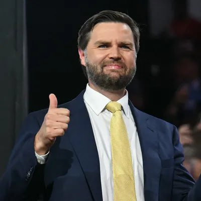 Out of the 700K MAGA 🇺🇲 accounts following me, I often wonder how many of you actually exist. 

Give me a Thumps-Up👍, if you see this.