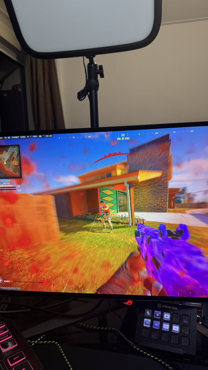 princeraso1's tweet photo. Does anybody have issues with blood splatting on the screen when getting hit? 

Recent update made it worse :/ https://t.co/aLHWBfH83c
