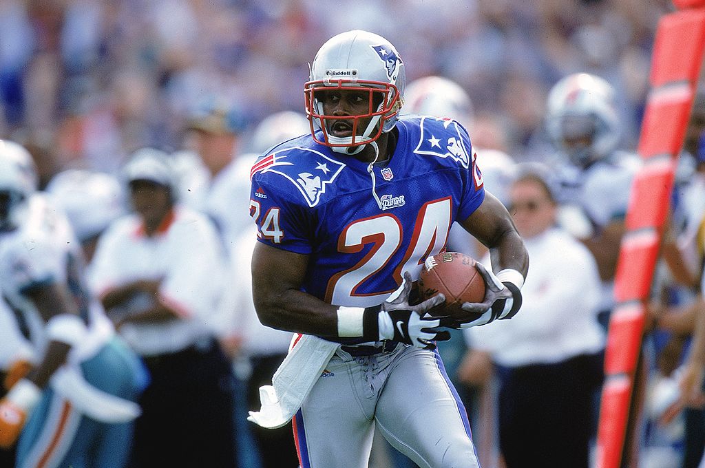 WEEI's tweet image. Drake Maye hints at return of Patriots 90s royal blue jersey tinyurl.com/amr4xydj #NEPats