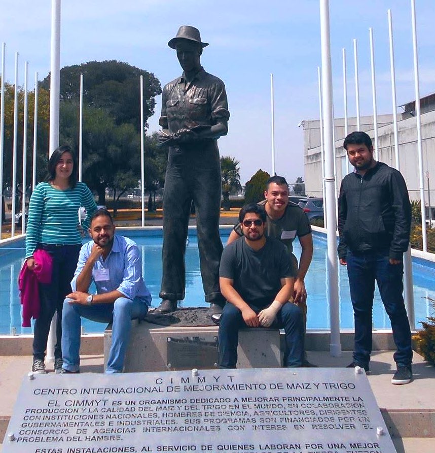 Felix Moronta (@morontafelix) on Twitter photo Hace nueve años con la escultura de Norman Borlaug en el <a href="/CIMMYT/">CIMMYT</a> en México, con <a href="/DanielNorero/">Daniel Norero</a>, <a href="/OSGuido/">Guido Núñez-Mujica</a>, Susana. Hace nueve años con la escultura de Norman Borlaug en el <a href="/CIMMYT/">CIMMYT</a> en México, con <a href="/DanielNorero/">Daniel Norero</a>, <a href="/OSGuido/">Guido Núñez-Mujica</a>, Susana.