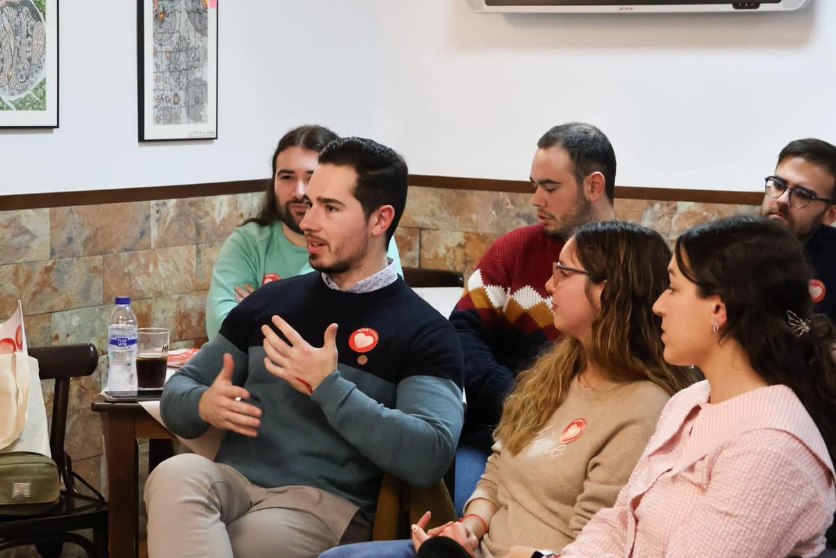 egea_ivan95's tweet image. Encuentro joven en Burjassot 🚀

Porque pones a la militancia en el centro. El próximo 2 de marzo, #JoAmbBielsa

@CarlosFBielsa

#FuturCompartit ♥️🫰
