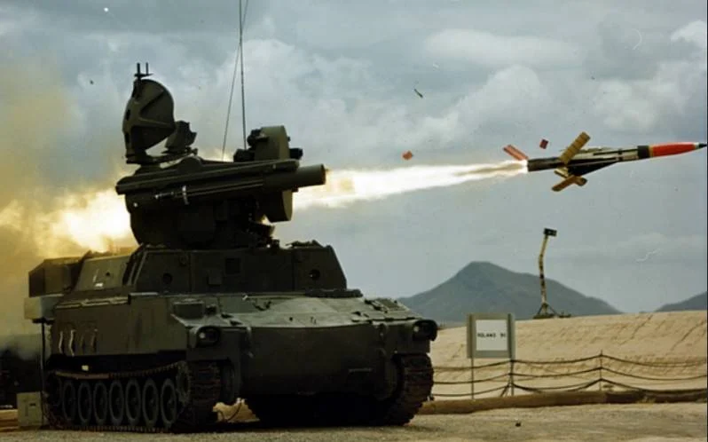 TRUFAULT's tweet photo. ¿QUÉ MISTERIO EXISTE TRAS la RETIRADA de los MISILES "ROLAND" de la OTAN?
https://t.co/JcAGCnoZiD
🇪🇺
#roland #missil #sistemademisilestierraaire #Roland #Euromissile #historia #guerrafria #AérospatialeMatra #misiltierraaire #Ucrania #MesserschmittBölkowBlohm #Guerra #War https://t.co/XvoW2CjGFH