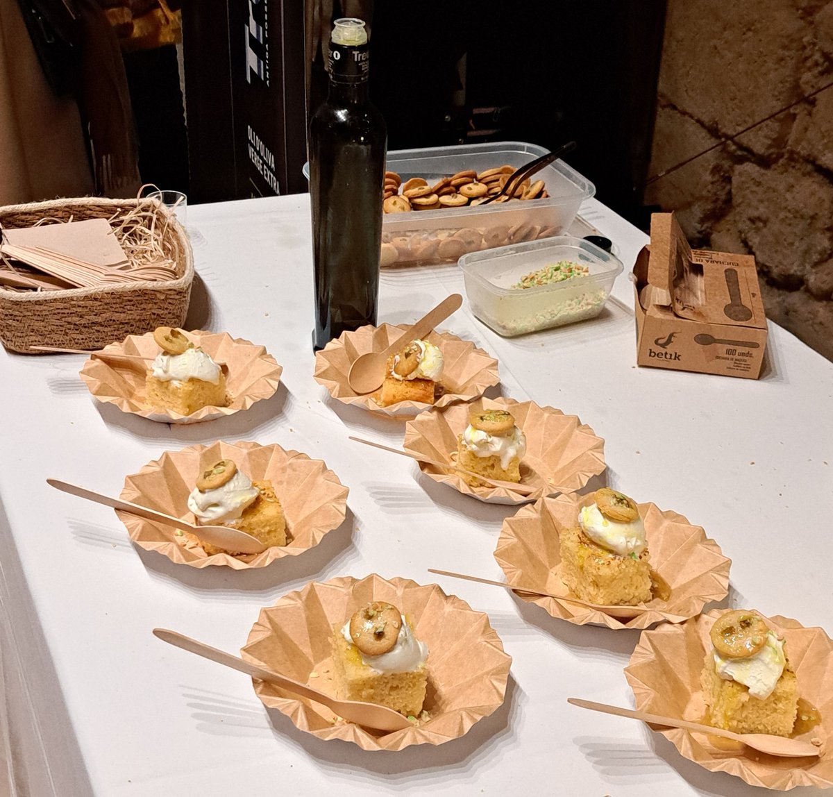 El conseller Joan Simonet ha destacat la qualitat excel·lent d'<a href="/OlideMallorca/">Oli de Mallorca</a> i ha animat a consumir un dels productes més característics de la nostra gastronomia. Ha estat durant la Nit de l'Oli a <a href="/esbaluardmuseu/">Es Baluard Museu</a> on onze elaboradors han presentat l'anyada 2024.