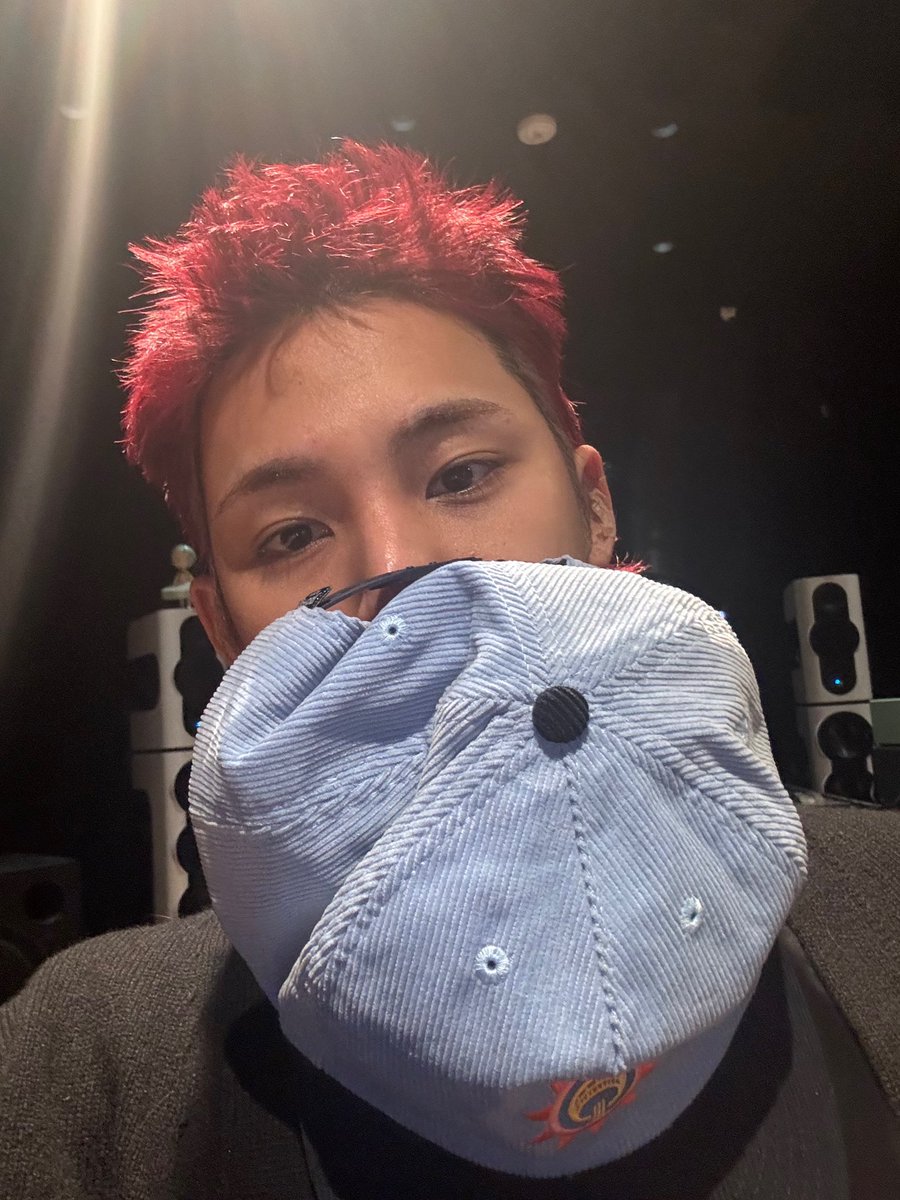 svtranslation's tweet photo. 250222 #mingyu 🌟

🐶 let’s go let’s go / have strength 

#민규 @pledis_17 https://t.co/YxfUApcoXJ