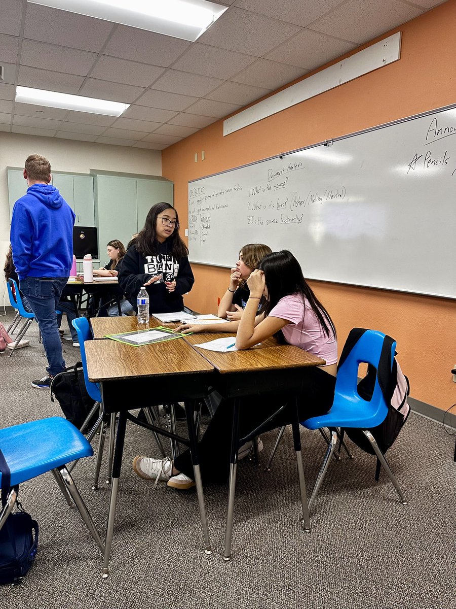 Amazing visit to <a href="/LeanderTigers/">Leander MS</a> 6th Grade World Cultures class today. Students were engaged in analyzing documents to make a claim. They were passionate about the topic and engaged in the process. <a href="/iMrTillman/">Shaylor S. Tillman</a> #Inquiry #1LISD