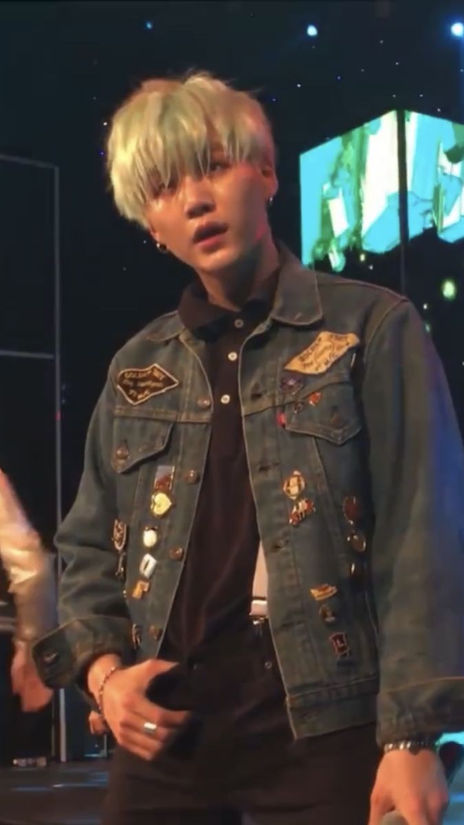 Bence                                 Hayatımda 
Herkes                                Daha 
Aşık                                     Sikko
Olmak                                 Bir
İçin                                       Felsefe
Doğar                                  Duymadım