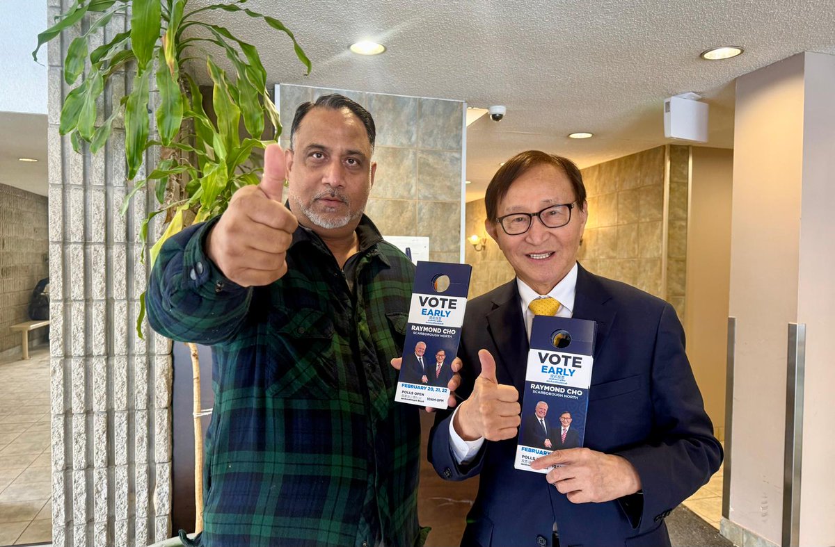RaymondChoPC's tweet photo. Day 2 of #AdvancePoll!
Out in the cold again! But we're happy to do it because we are working to #ProtectOntario.
As always we're getting a great response at the doors because @fordnation has the best plan for Ontario's safety and prosperity.
#TeamCho
#ScarbTO https://t.co/GBCjANraxq