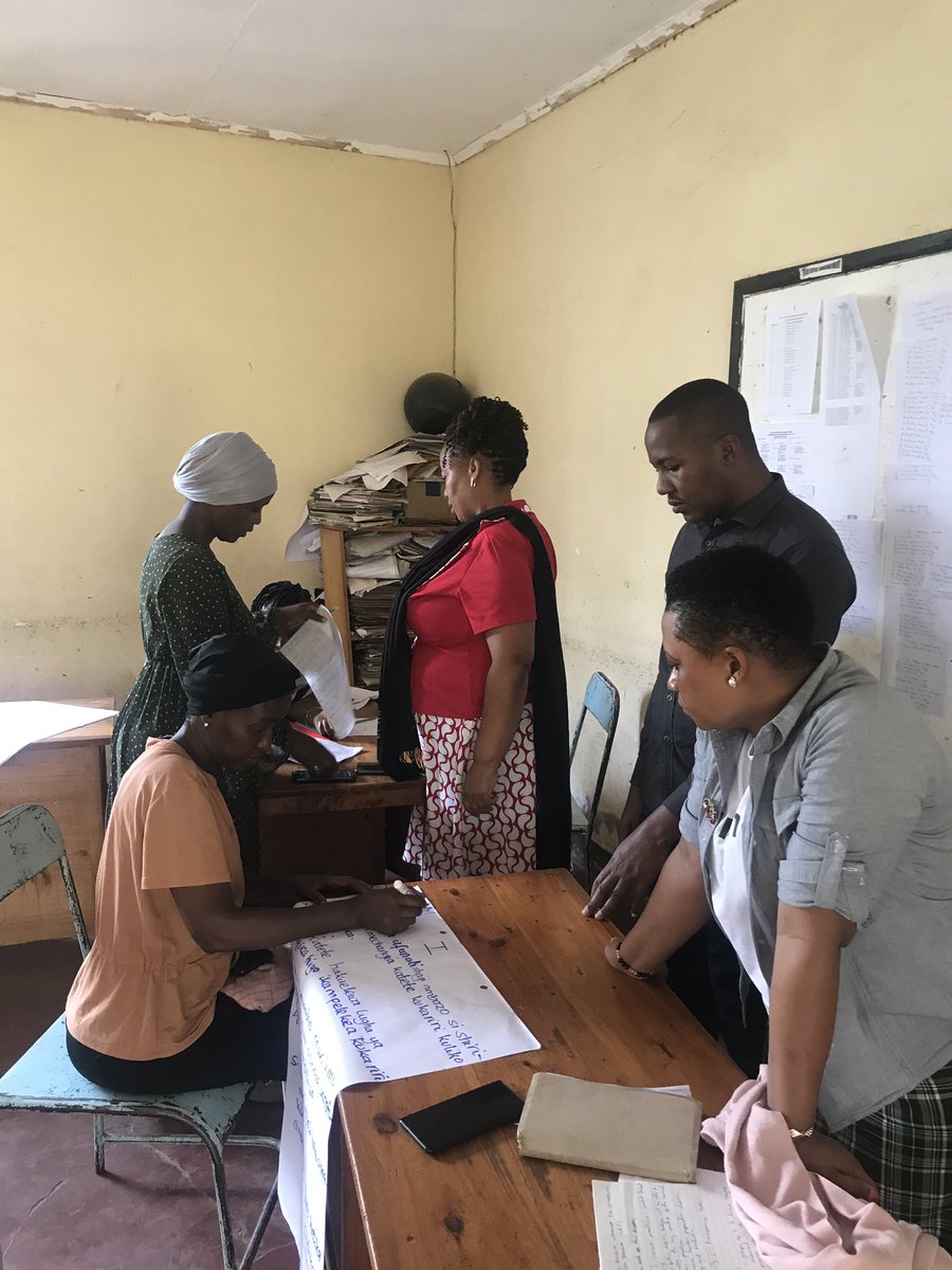 MayengoDr's tweet photo. We had a fruitful discussion with teachers at Muungano Usa-River on implementation of Competence-Based Curriculum as the new direction of our education system. We shared our teaching experiences and challenged our practices. Day well spent. @LITanzania @bwaya https://t.co/0rl7YEHlsU