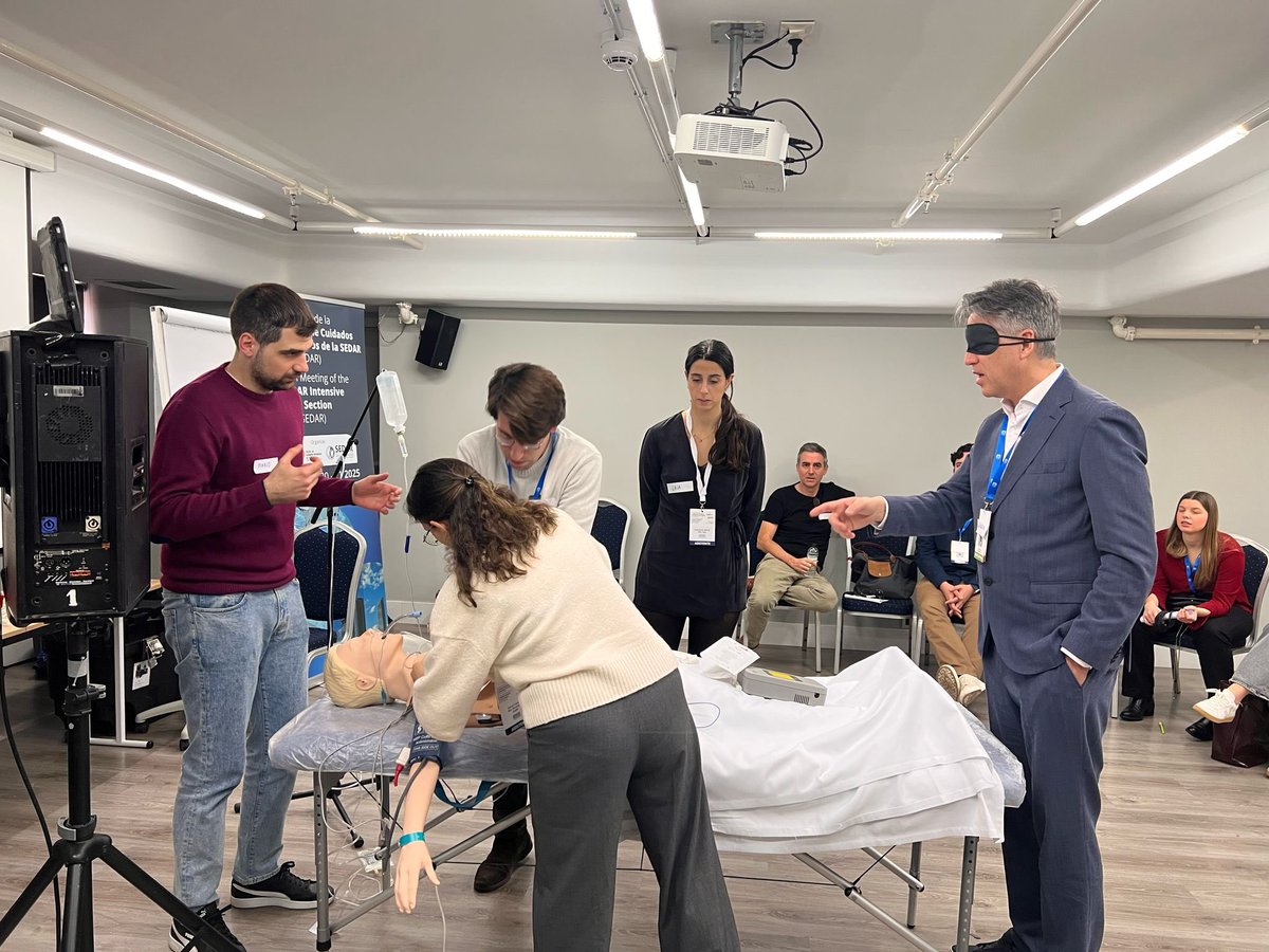 GAguilarSICU's tweet image. #MedicalSimulation #Anesthesiology #CriticalCare #SCI2025 Learning and having a great time with @SimIAlicante Good stuff !! 🔝🔝🚑🏥