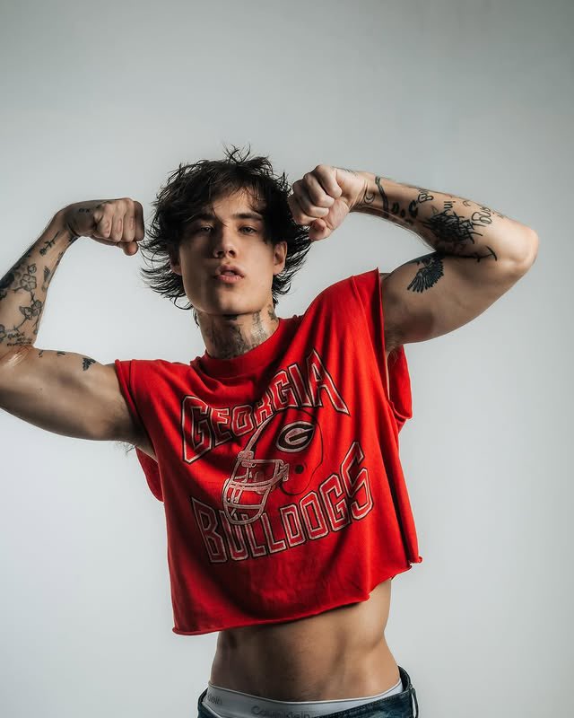 jxdnxquinton's tweet image. Yall omg 😍😩 (I wake up to these wow )  #jadenhossler #jxdn