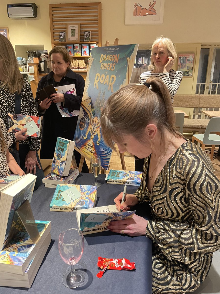 It was a wonderful evening at @JennyMcLachlan1 book launch. Thank you so much for inviting us and for <a href="/FarshoreBooks/">Farshore</a> and <a href="/Waterstones/">Waterstones</a> for hosting.