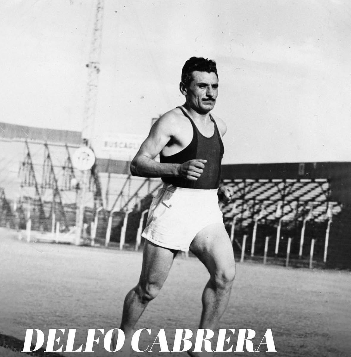 🏅Un día como hoy, en 1948, Delfo Cabrera superaba el récord sudamericano de los 3.000 metros, forjando el camino hacia su medalla de oro en los JJ.OO. de Londres de ese mismo año.

¡Leyenda de San Lorenzo y del atletismo argentino! 🔵🔴