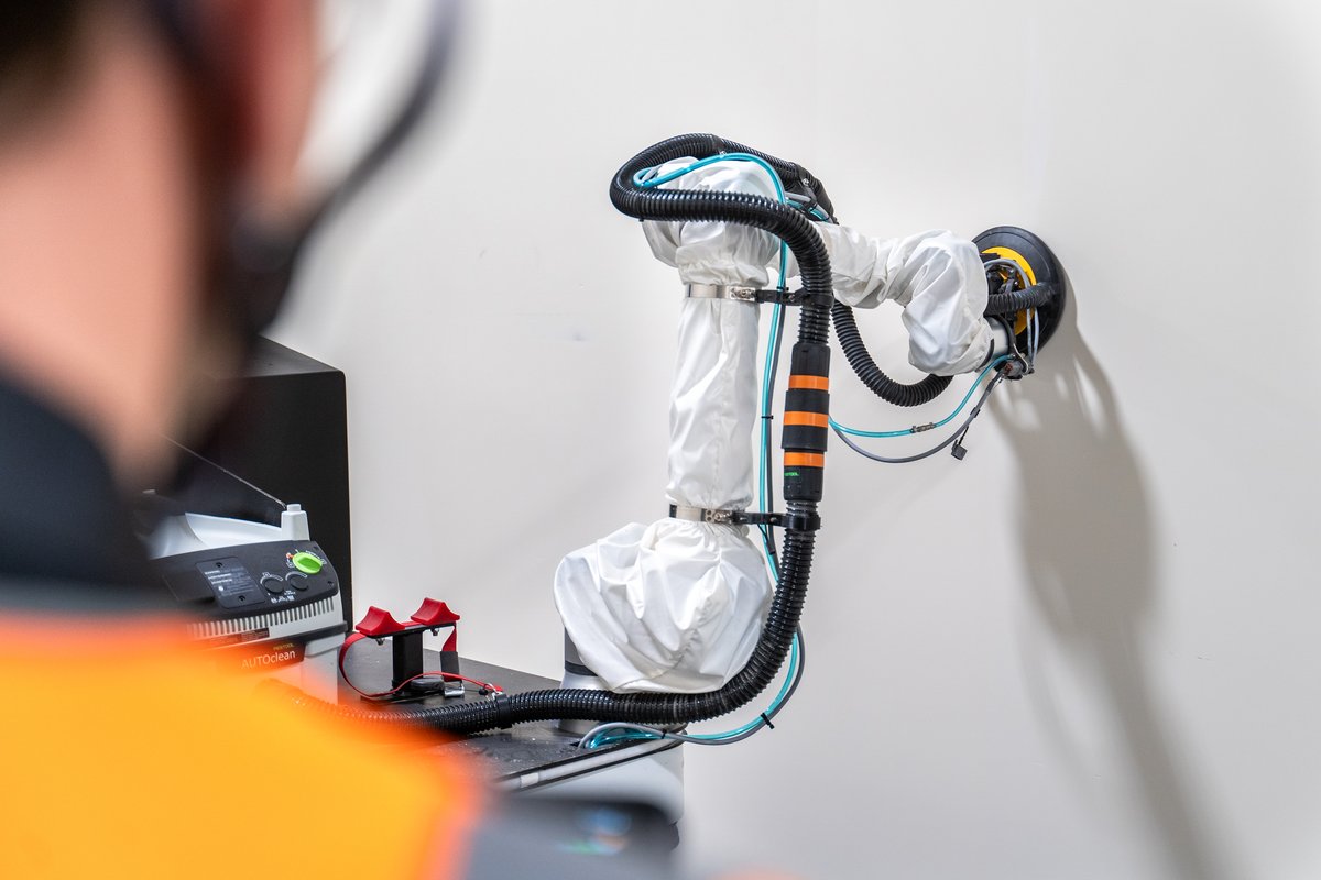 Universal_Robot's tweet image. Cobots are helping to transform construction! 🏗️✨

From drywall finishing to sanding, these flexible robots help improve precision, reduce labor strain, and boost efficiency on job sites.

DM us to get started! 

#UniversalRobots #drywall #construction