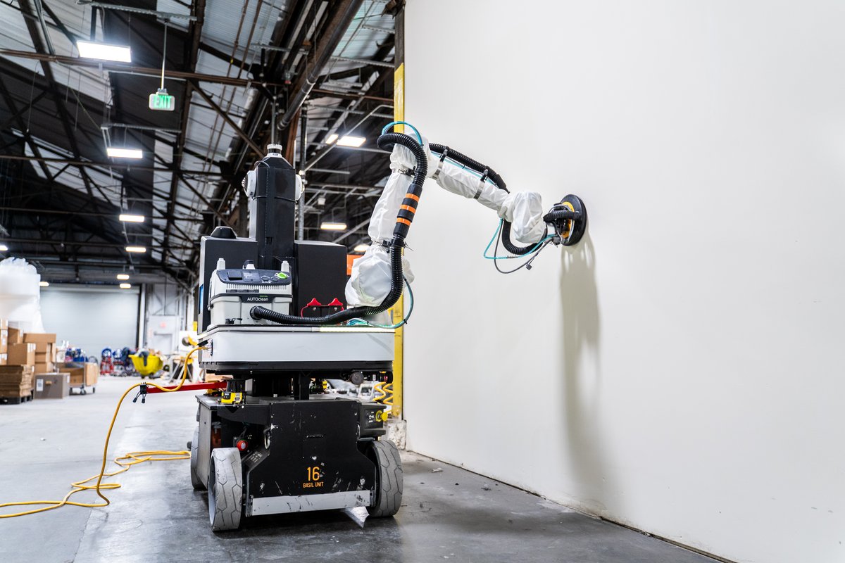Universal_Robot's tweet image. Cobots are helping to transform construction! 🏗️✨

From drywall finishing to sanding, these flexible robots help improve precision, reduce labor strain, and boost efficiency on job sites.

DM us to get started! 

#UniversalRobots #drywall #construction
