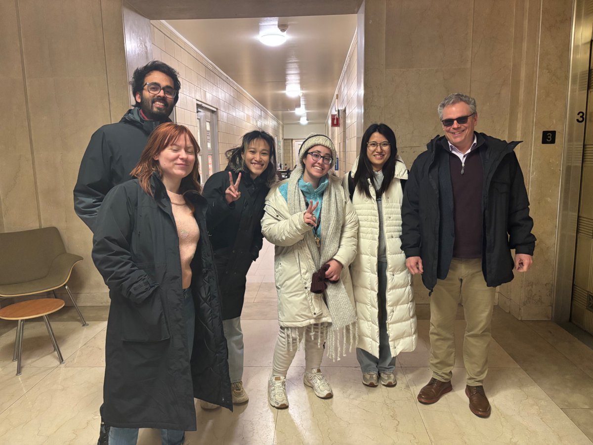 <a href="/CastellanoGroup/">The Castellano Group</a> Great time speaking to <a href="/FNCastellano/">Phil Castellano</a> in his visit to <a href="/CMU_Chem/">CMU Chemistry</a>. Thank you so much for the great talk!
