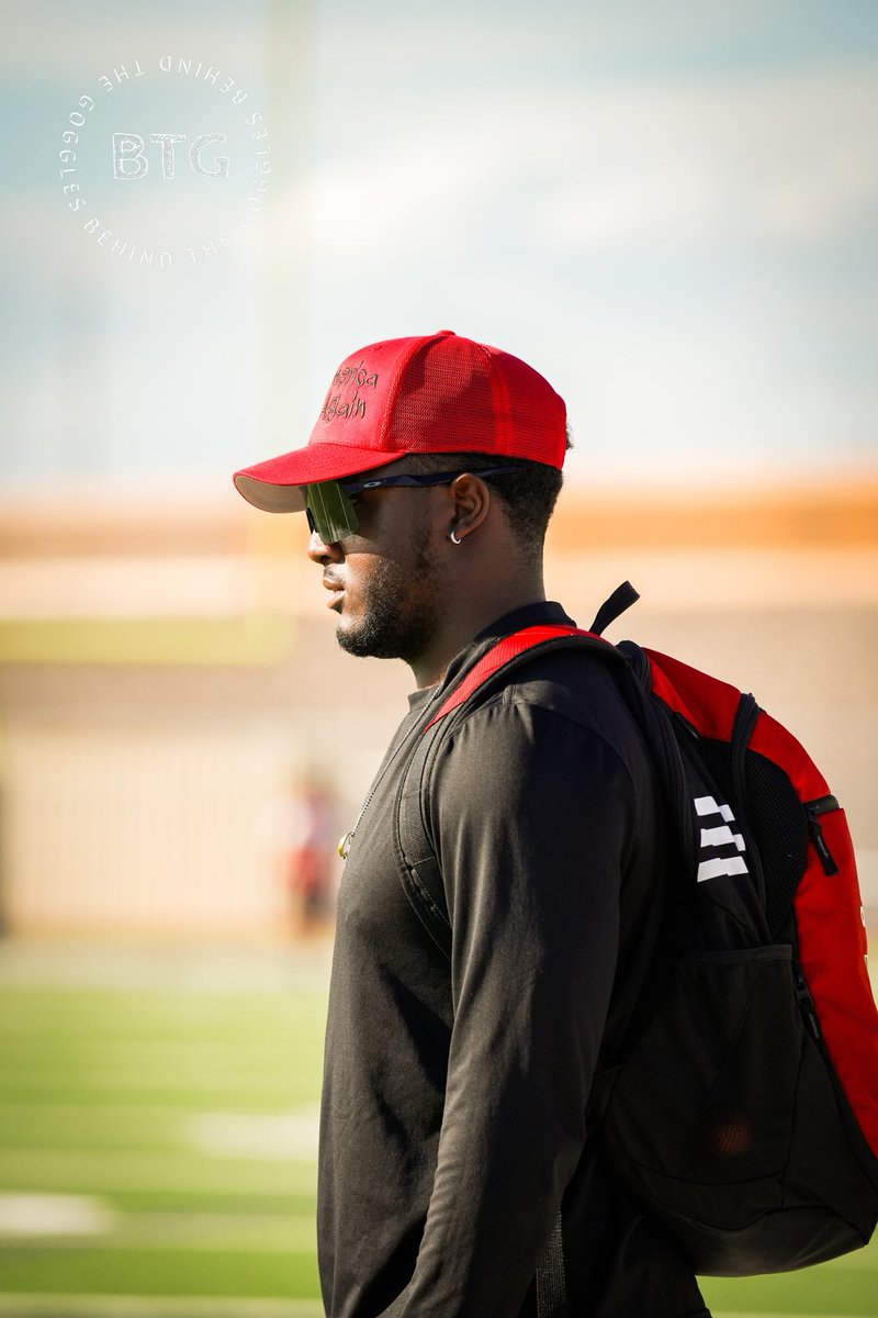 CoachShawn99's tweet photo. Moving to Fort Walton Beach soon looking for a Coaching job! Youth or High School! DB/ WR Coach.

Have 7 yrs of experience! Lmk where I can go. 

Gotta get back in my element! https://t.co/5WcjuZmMV9