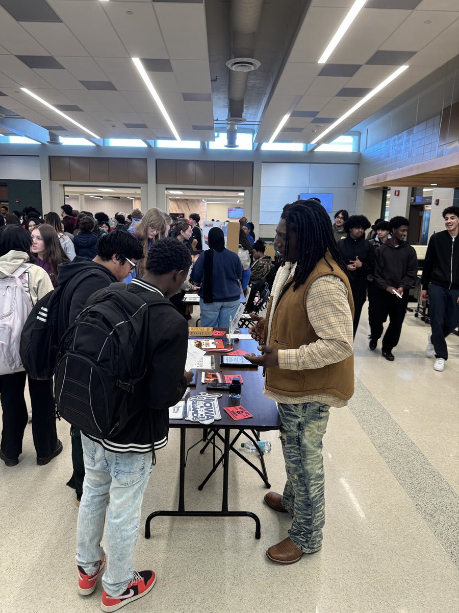Huge shoutout to our ⁦<a href="/IowaCityWestHS/">Iowa City West HS</a>⁩ Black Student Union for putting on the first annual Black-Owned Business Fair! Great job! And big thanks to all of the businesses who participated.