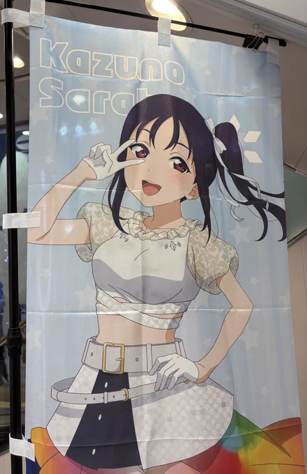 秋葉原アトレのラブライブコラボこんなにライバルグループが推されるの最初で最後でしょ 