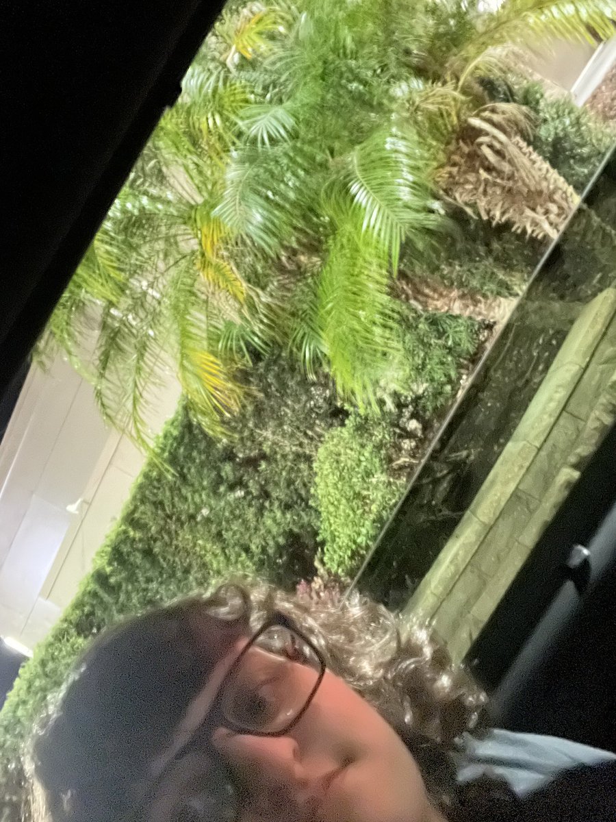 LiLchrisworlds1's tweet image. I am in a different world different life different chapter It’s a new beginning. #funJourney #funadventure