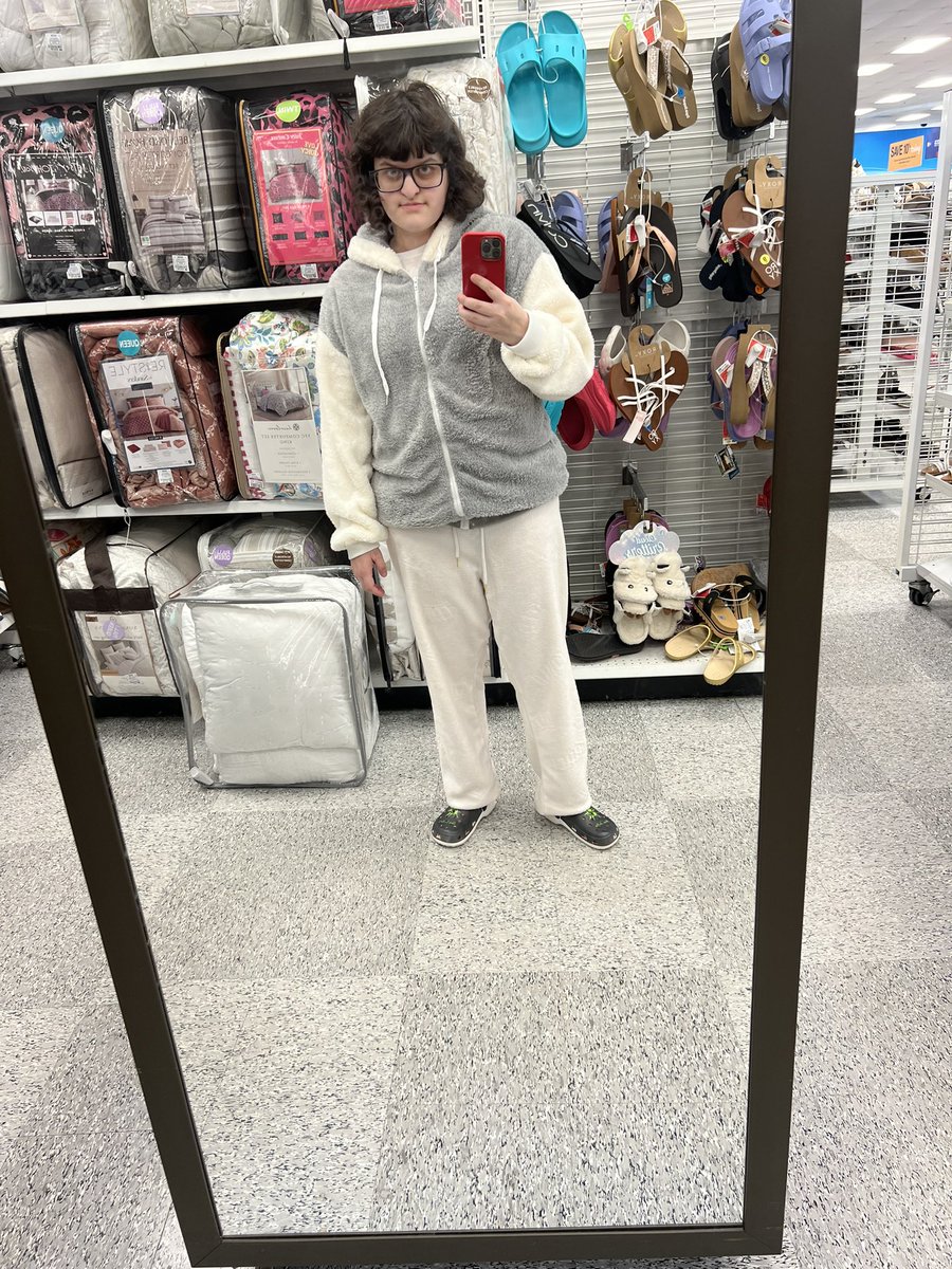 LiLchrisworlds1's tweet image. I am in a different world different life different chapter It’s a new beginning. #funJourney #funadventure