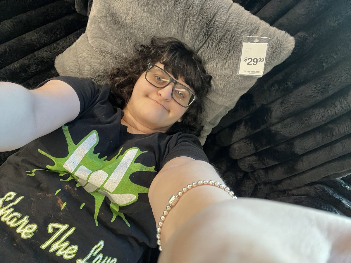 LiLchrisworlds1's tweet image. I am in a different world different life different chapter It’s a new beginning. #funJourney #funadventure