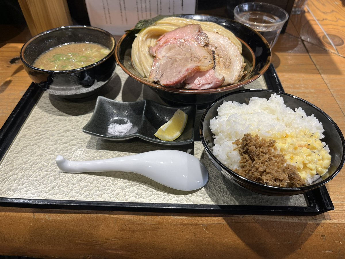 zen_brad's tweet photo. 府中市
中華蕎麦 ひら井
チャーシューつけ蕎麦
大盛り ごはん https://t.co/zzveE8PVRw