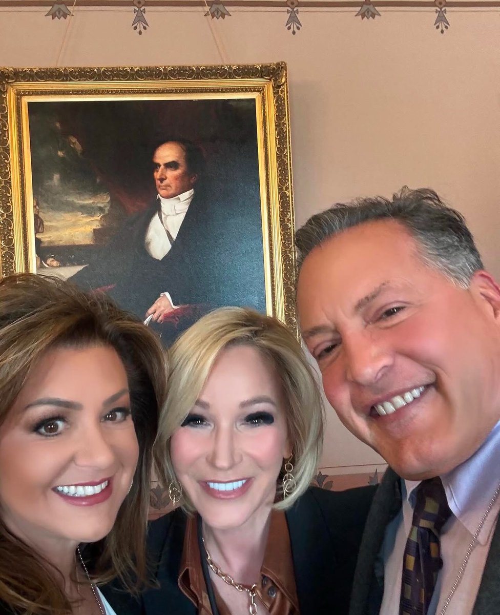 C1Roxie's tweet photo. Itโs pretty bad when it looks like youโve had all kinds of cosmetic procedures, someone to do your hair and makeup, and you still need to use an extreme filter. I guess vanity is part of being โThe Voice of Godโ @DaystarJoni @Daystar @drdougweiss https://t.co/7lnXb5fYrF