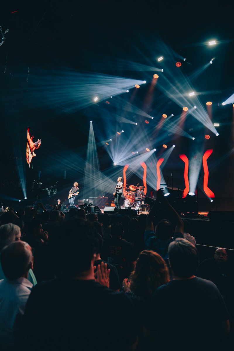dgmedioschile's tweet photo. ¡Una noche épica con STING en Chile! 🎤 

📸: @AndieBorie https://t.co/GAdPPyFJbz