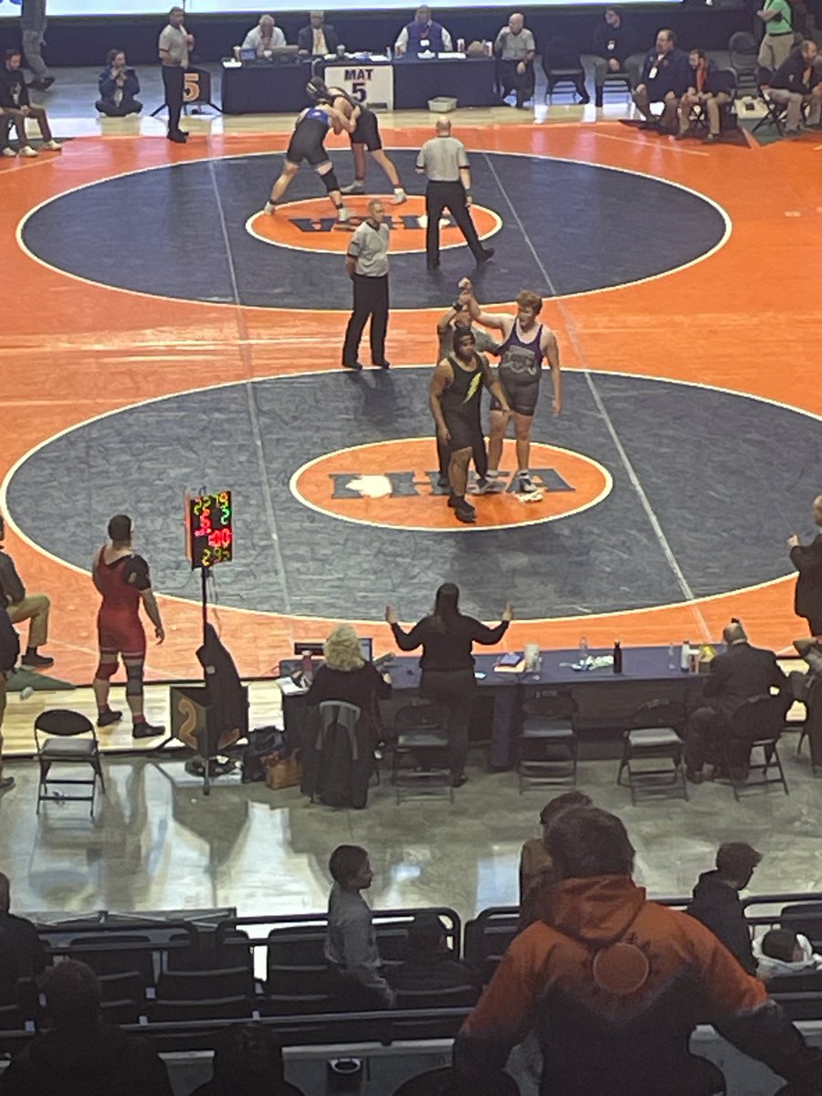 BHSRaiderSports's tweet photo. D. Williams WINS 6-2 and will wrestle again tomorrow!  It was a great day 2 of the State Finals! https://t.co/7aegoVXhBa