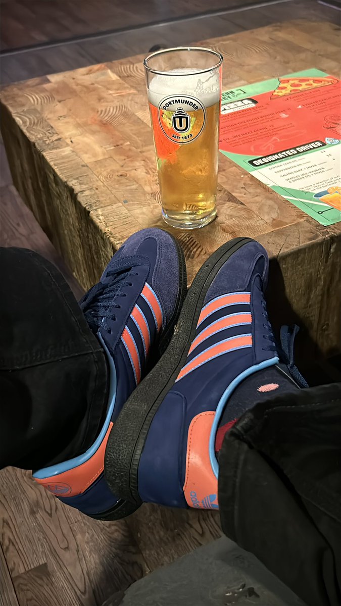 RetroSolesUK's tweet photo. Hope everyone has had a good night❤️
#adidas #manchester89 #spzl
#dortmunder https://t.co/UFVxnig3Hb