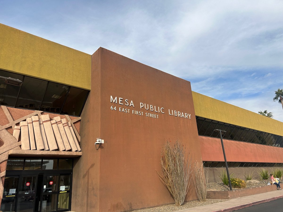 StackMap's tweet image. Highlights from our visit to Mesa Public Library in Mesa, AZ! 📚✨ It was great to see StackMap in action and connect with the team. Huge thanks to @MesaLibrary for being a valued partner—we love helping libraries make their collections more accessible! #wayfindingmadeeasy