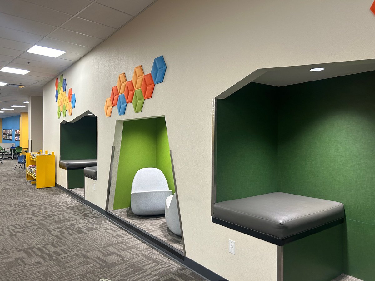 StackMap's tweet image. Highlights from our visit to Mesa Public Library in Mesa, AZ! 📚✨ It was great to see StackMap in action and connect with the team. Huge thanks to @MesaLibrary for being a valued partner—we love helping libraries make their collections more accessible! #wayfindingmadeeasy