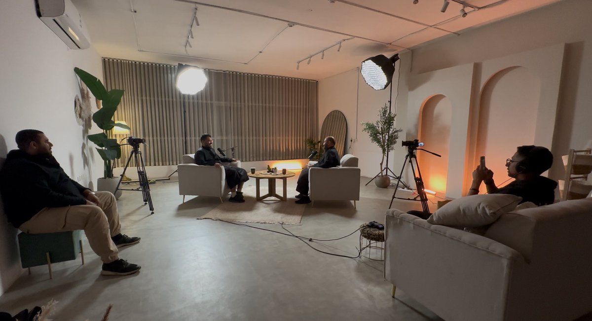 الصديق والقريب للقلب اسامة <a href="/qxwar/">VWAR</a> 🤍🤍

انتظرونا 🤩🔥 #بودكاست_قيمرز